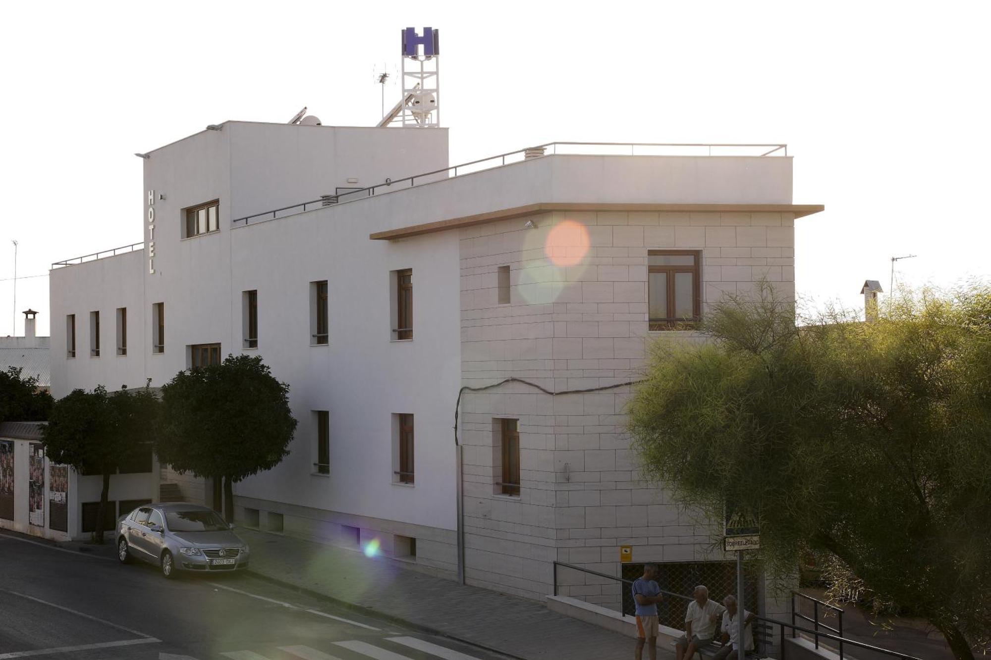 Hotel Albanta La Lantejuela Eksteriør bilde